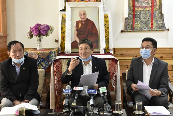 ༄༅། །སྐབས་ ༡༦ པའི་བོད་མི་མང་སྤྱི་འཐུས་ལྷན་ཚོགས་ཀྱི་གྲོས་ཚོགས་ཚོགས་འདུ་ ༡༠ པའི་ཐོག་ཆེས་མཐོའི་ཁྲིམས་ཞིབ་ཁང་གི་ཁྲིམས་ཞིབ་པ་ཆེ་བ་དང་ཁྲིམས་ཞིབ་པ་གཞན་གཉིས་འཕོ་འགྱུར་གྱི་གྲོས་ཆོད་བཞག་པའི་སྐོར་ལ་གསལ་བཤད།