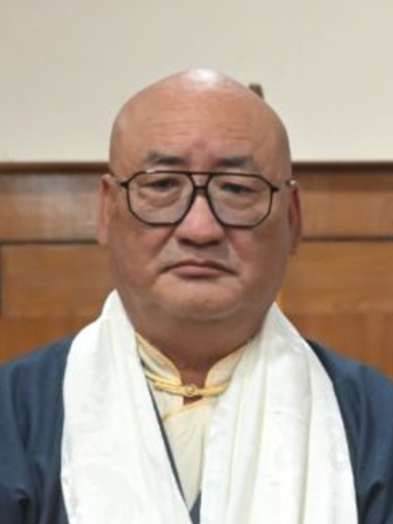 འཕགས་པ་ཚེ་རིང་།